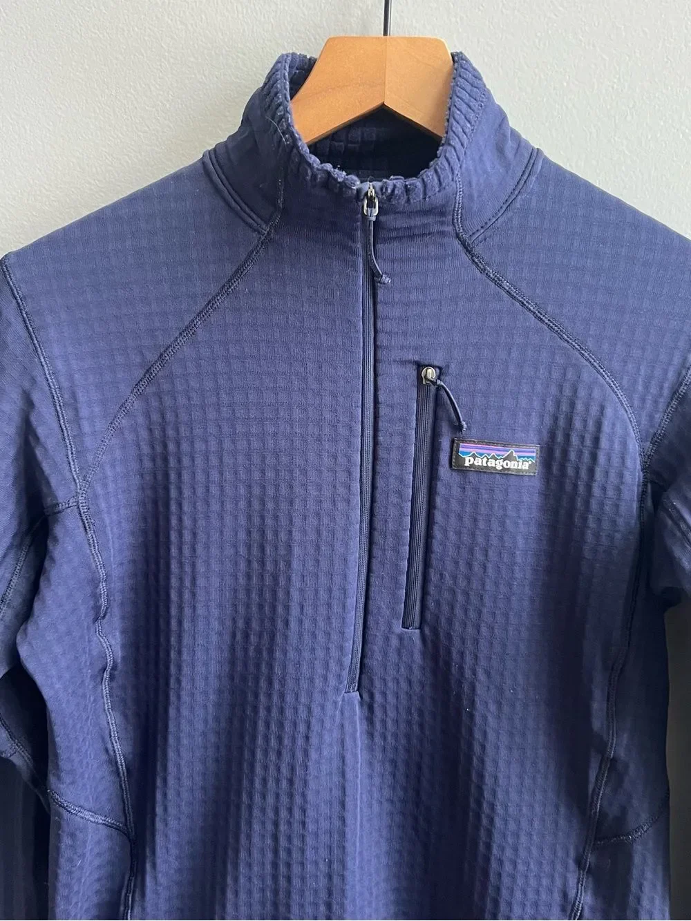 Patagonia Women’s R1 Pullover Navy Blue Textured 1/2 Zip Sweatshirt Size Small